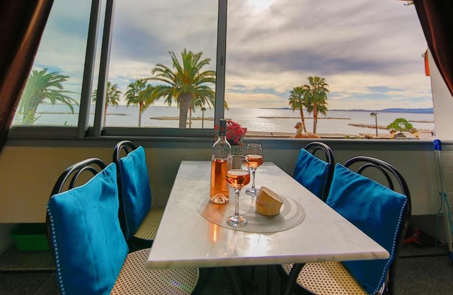 Sea view luxury apartment