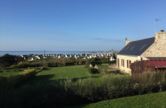 Sea view on Audierne bay, house 6 pers 500 m from the beach TV/SAT/Internet