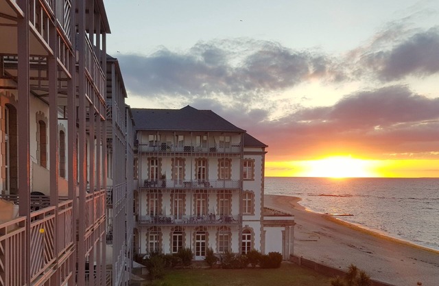Sea view studio