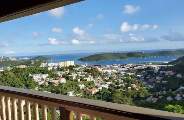 Sea View One-Bedroom Apartment in St. Thomasnn