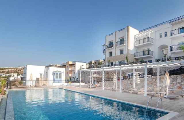Sea View Villa w Garden, Balcony By Beach in Milas