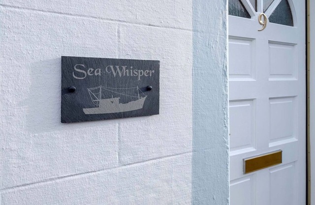 Sea Whisper- lovely home in charming village