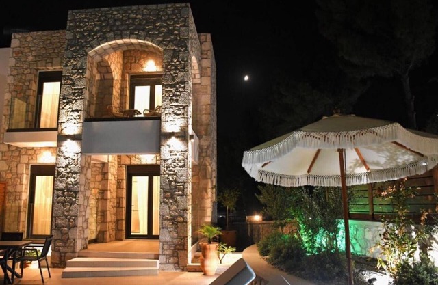 Seaesta Villas - Luxurious Newly Built Villa with Private Pool & Sea View