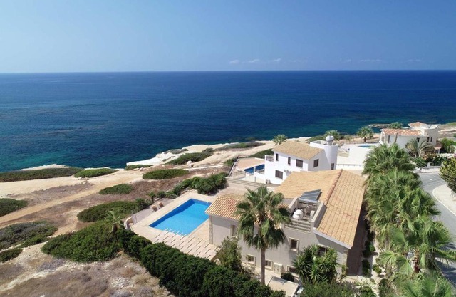 Seafront 5 Bedroom Villa Paradise in Sea Caves