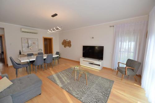 Seahorse Luxury Apartment with Pool and Seaview