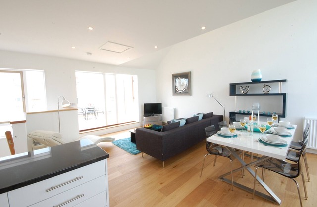 SEAL COVE, family friendly, country holiday cottage in Southwold