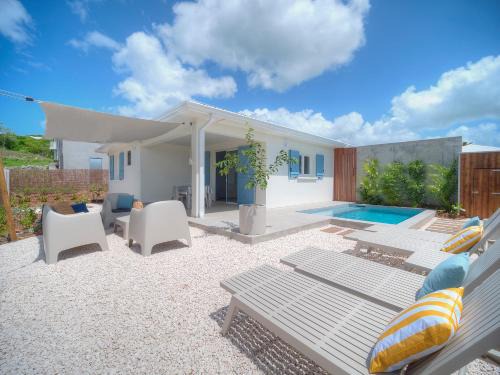 SeaRock & SeaShell Villas