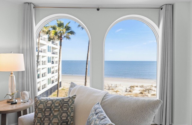 Seascape 317 - View! Beach! Pool!