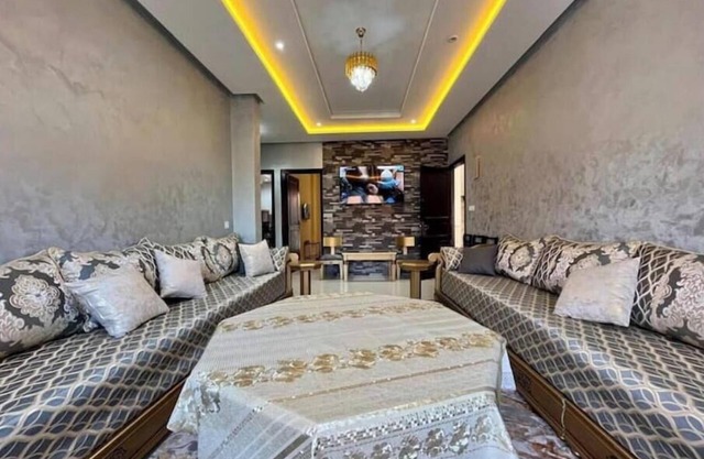 Seaside Apartement with Pool and double balcony