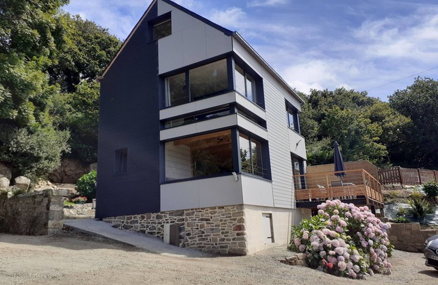 Seaside - architect-designed house - gîte for 6 people