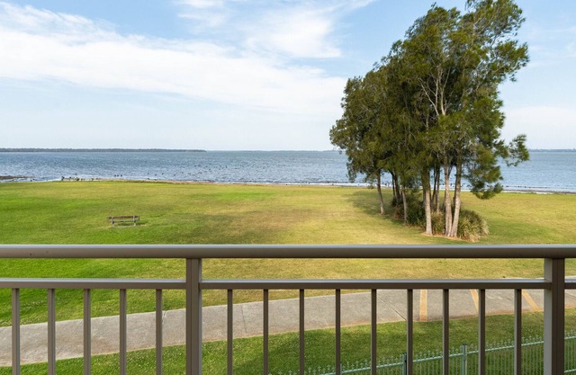 Seaside Bliss: Central Coast Waterfront Haven