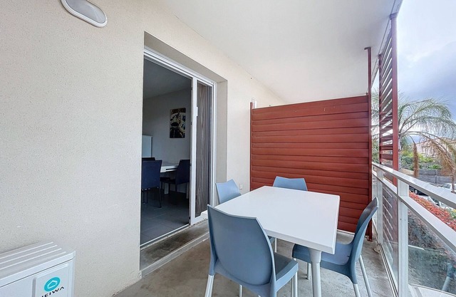 Seaside Getaway: Pool, Terrace, A/C, Sleeps 6