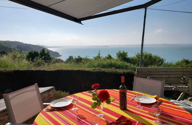 Seaside house with exceptional view of Paimpol bay