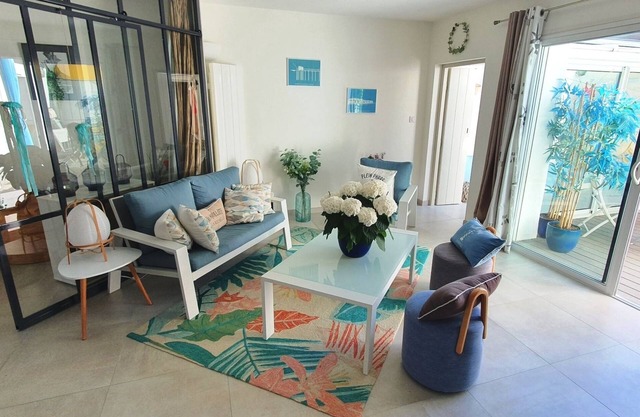 SEASIDE VILLA IN THE HEART OF CHATELAILLON-PLAGE