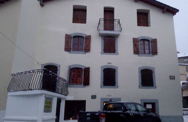 SEASONAL RENTAL VACATION HOME MOUNTAIN PYRENEES LA LLAGONNE (66)