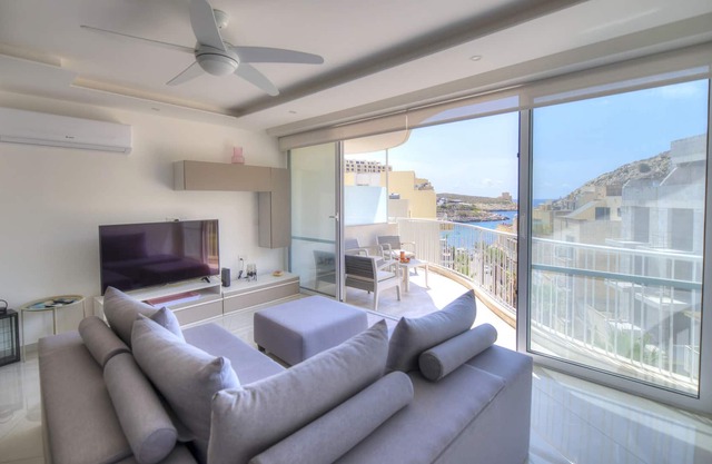 Seaview apt in the Heart of Xlendi ESCH1-1