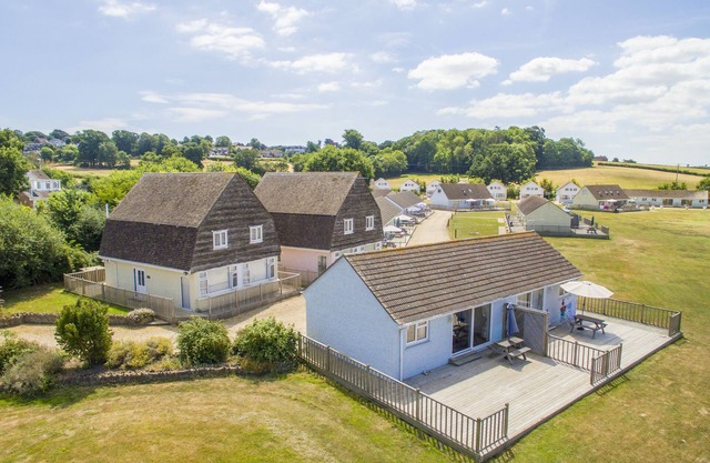 Seaview Holidays - Salterns Village