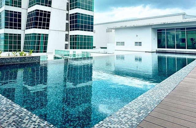 Seaview Maritime Suites by The Stay Hub