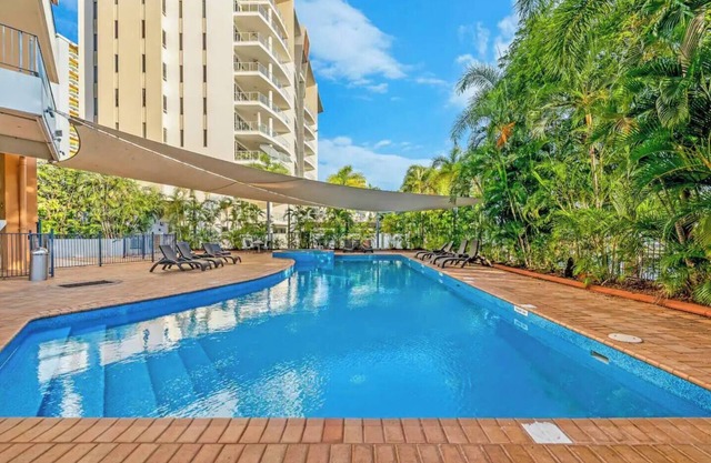 Seaview Resort Stay King Studio with Tropical Pool
