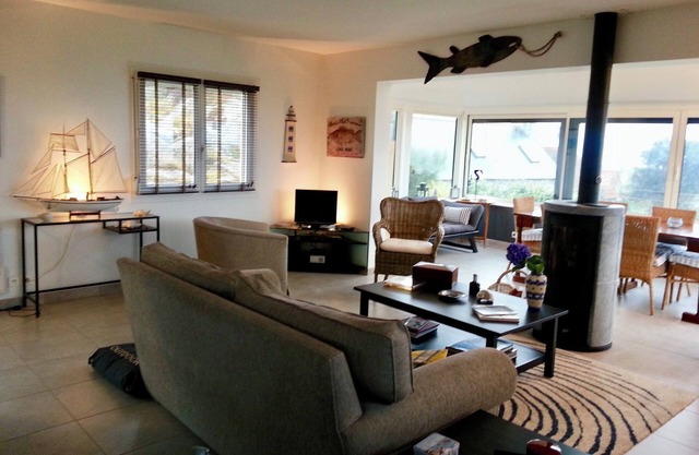 Seaview: space, calm and comfort by the sea