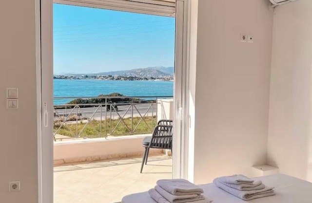 Seaview villa in Athens Riviera