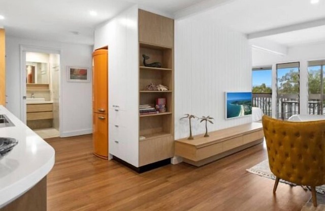 Seaviews Little Cove Beach Noosa 2BR 200m to beach