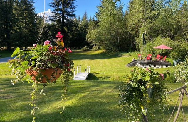 Secluded and beautiful Mendenhall Valley retreat just 2.8 miles from the glacier