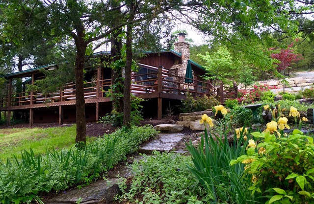 Secluded Lake Front Cabin w/Private Dock/Boat Slip, Large Deck, Grill, WiFi.