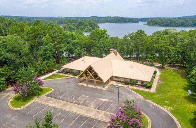 Secluded Lakefront Lodge: DeGray Lake
