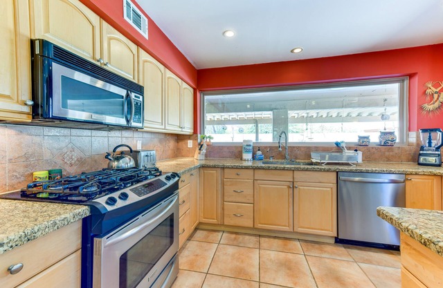 Secluded Mesa Home w/Pool, Outdoor Kitchen & Bar!
