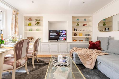 Secluded Modern Private Apartment by Buckingham Palace