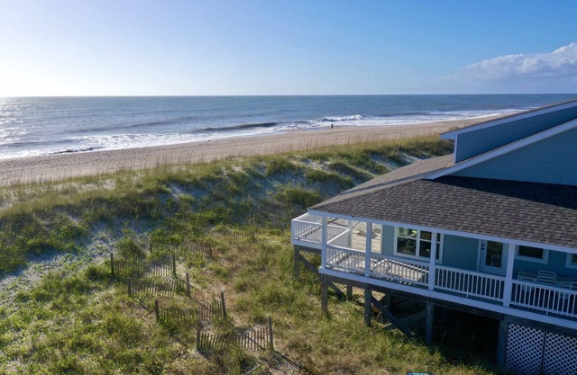 Secluded Oceanfront Home, Amazing Sunsets, Steps from Beach, Wrap Around Deck, BHI/Shoals Clubs+Golf