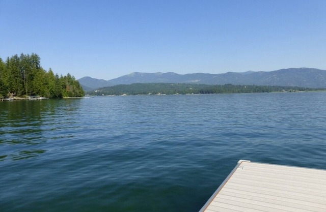 Secluded waterfront with private deep water dock. 5 miles from Sandpoint WiFi