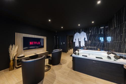 SecretBlackRoom