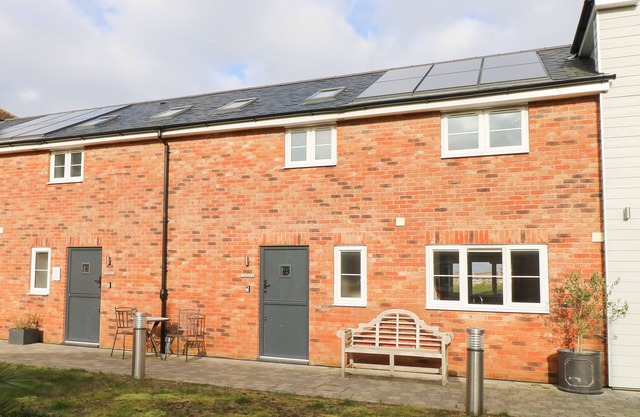 SEFTON, family friendly, with a garden in Newport, Isle Of Wight