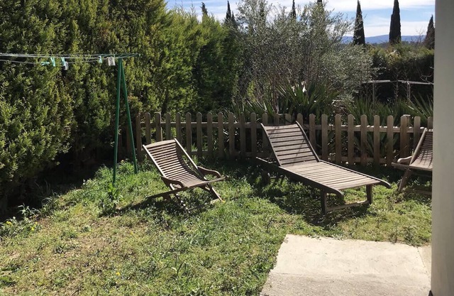 Seillons source of Argens VAR apart. 52m2 for 4 to 5 adults +1 baby, garden.