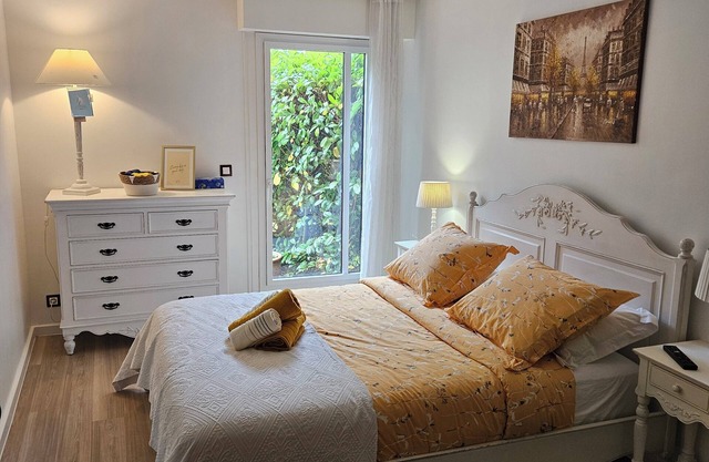 Seine waterfront: 8min from La Défense, 15min from Paris and 20min from Stade de France