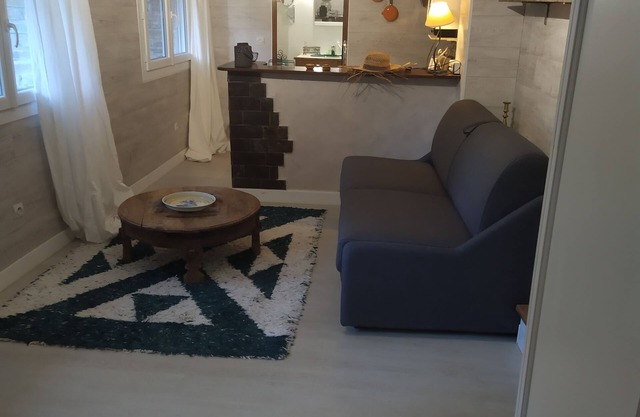 SELF-CONTAINED STUDIO IN THE HEART OF THE CEVENNES WITH PRIVATE WATERFALL