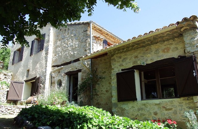 Self catered ground floor of a Provencal Mas