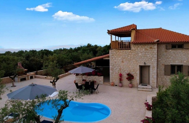 Selinitsa Stone Residence-Private Poolside Retreat