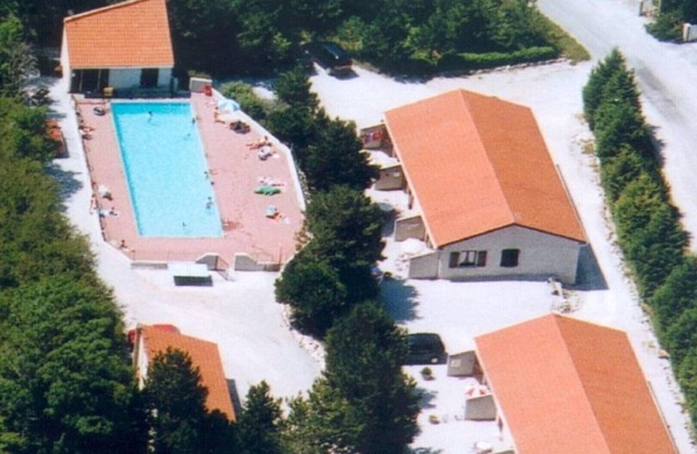 Semi-detached house with pool access, Lac de St Ferréol beach