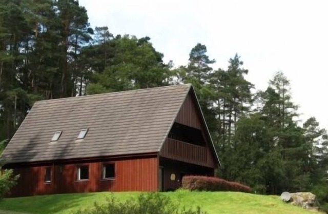 Sensational 5 star 3 bedroom Highland chalet with sauna, spa bath and wood burning stove