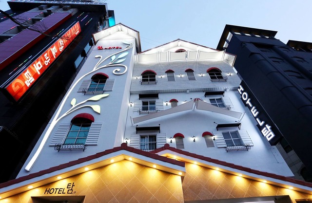 Seongnam Hotel Tom