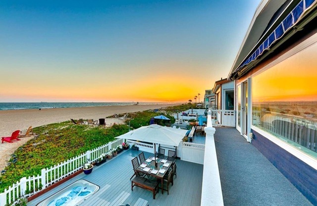 September 10% OFF - Waterfront Beach Home w/Amazing Views, Jacuzzi + Deck