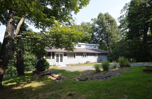 Serendipity - Hot Tub | Pets | Fire Pit | Pool Access | Grill | Wifi | Deck