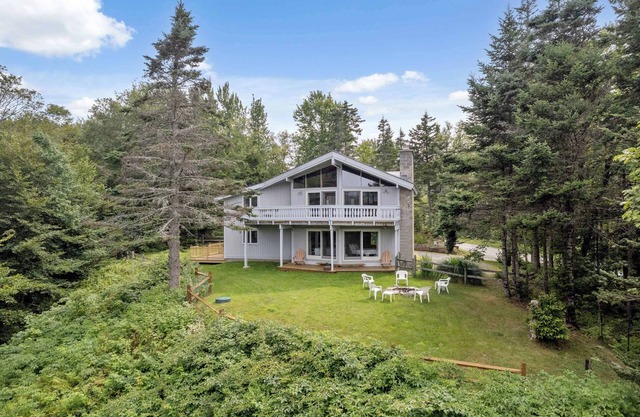 Serene 4-BR Retreat 10 Mins to Okemo