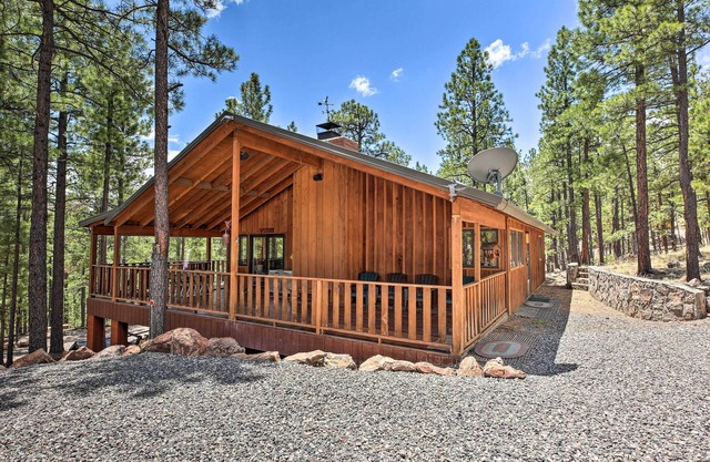 Serene Greer Cabin w/Grill ~ 12 Mi to Skiing!
