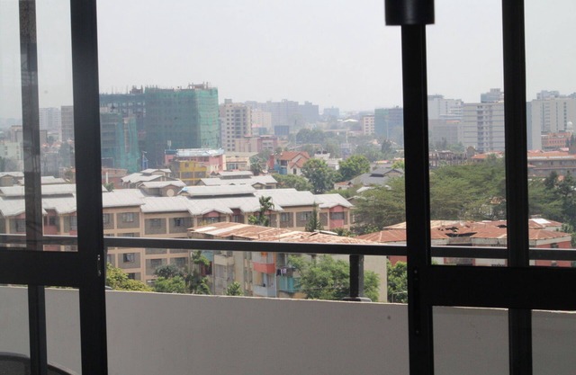 Serene Modern 2Br Apartment in the quiet Upperhill Area. Excellent Views.
