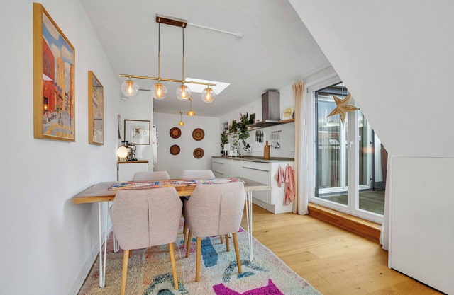 Serene Penthouse with WiFi in vibrant central Berlin