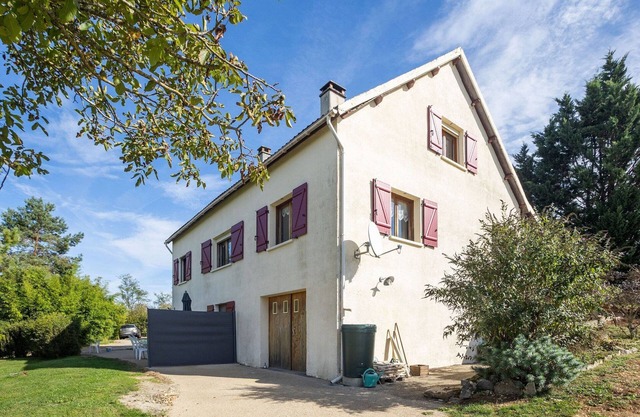 Serene Stay in Thédirac Hills